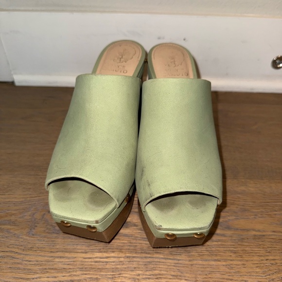 Vince Camuto Sage Green Platform Clogs Size 7 - Picture 2 of 5